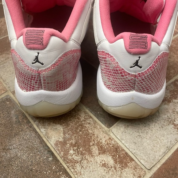 Air Jordan 11 Retro Low pink - Picture 7 of 9